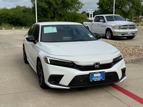 Used 2023 Honda Civic Sport image 7