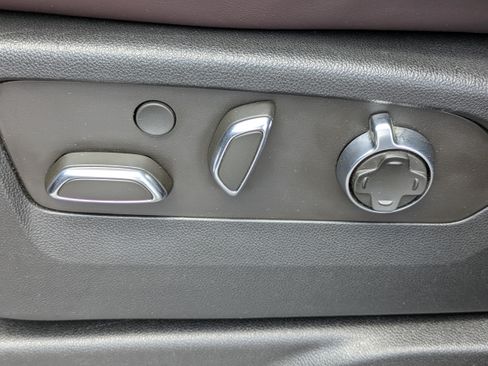 Used 2022 Cadillac Escalade Premium Luxury Platinum AWD/4WD image 21