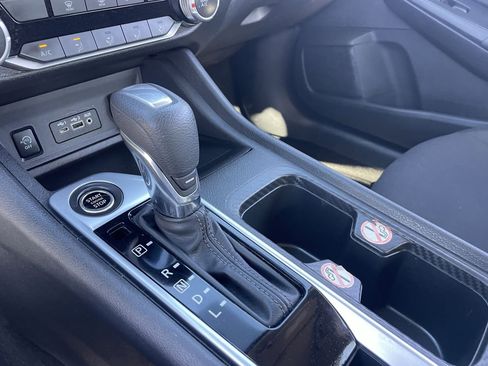 Used 2024 Nissan Sentra SV FWD image 25