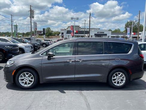 Used 2021 Chrysler Pacifica Touring-L FWD image 7
