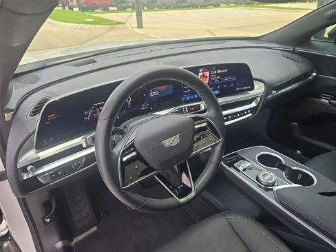 Used 2024 Cadillac Lyriq Sport AWD/4WD image 10