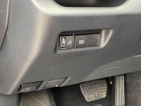 Used 2024 Toyota RAV4 XLE FWD image 12