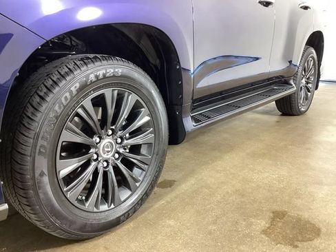 Certified 2023 Lexus GX 460 Luxury w/ Sport Design Package AWD/4WD image 2