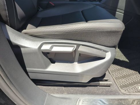 Used 2023 Volkswagen Atlas Cross Sport SE w/ Panoramic Sunroof Package FWD image 39