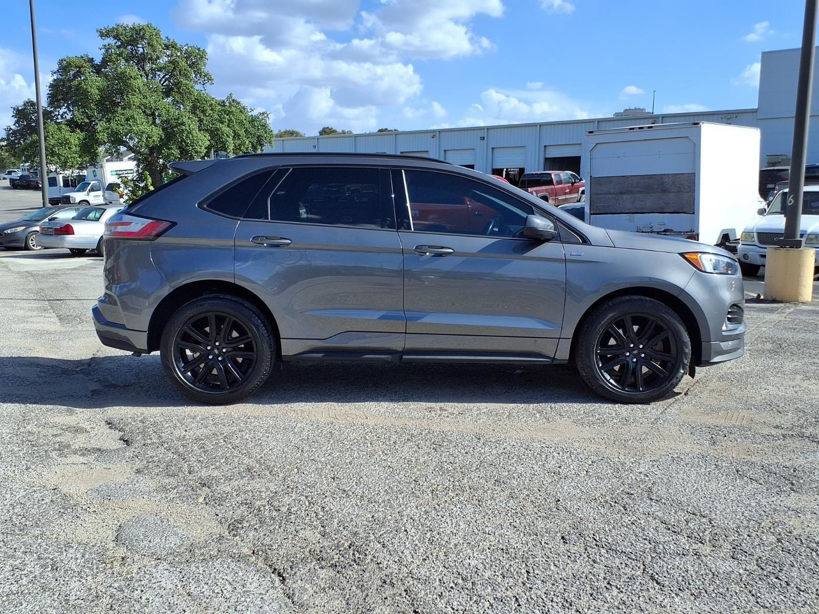 Certified 2023 Ford Edge ST-Line AWD/4WD image 5