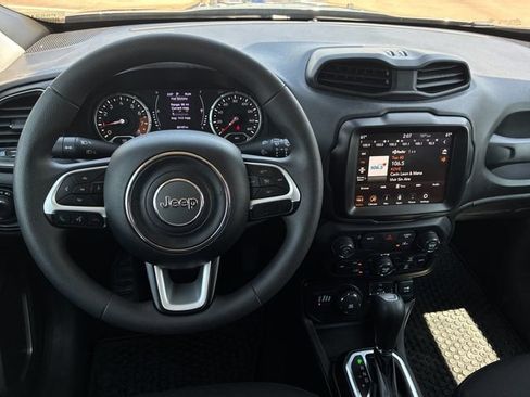 Used 2023 Jeep Renegade Latitude AWD/4WD image 14