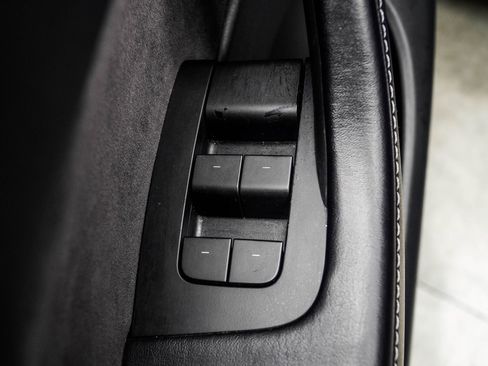 Used 2022 Tesla Model Y Performance image 28