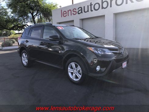 Used 2013 Toyota RAV4 XLE image 19