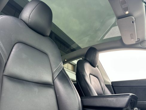 Used 2021 Tesla Model Y Long Range image 17