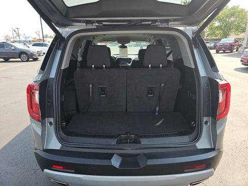 Used 2023 GMC Acadia SLE w/ Driver Convenience Package image 14