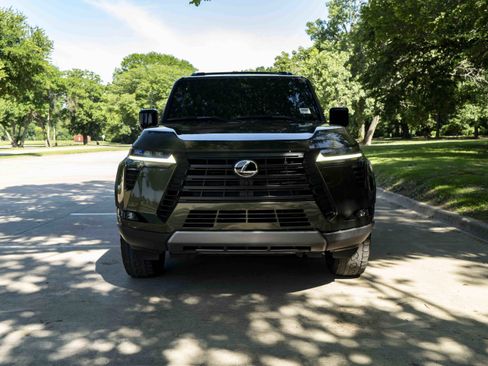 Used 2024 Lexus GX 550 AWD/4WD image 3