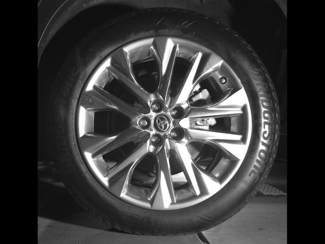 Used 2024 Toyota Highlander Limited AWD/4WD image 9