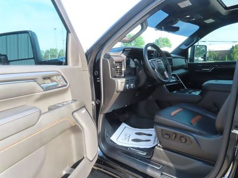 Used 2024 GMC Sierra 2500 AT4 w/ AT4 Premium Plus Package AWD/4WD image 18