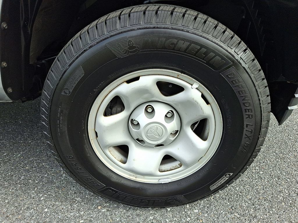 Used 2022 Toyota Tacoma SR RWD image 9