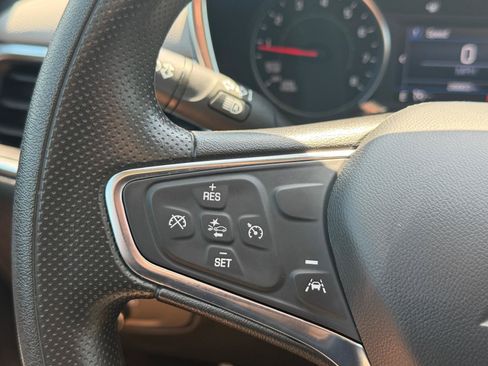Used 2023 Chevrolet Equinox LS w/ LS Convenience Package FWD image 12