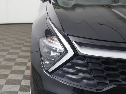 Used 2023 Kia Sportage LX AWD/4WD image 11