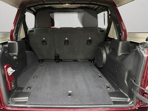 Used 2021 Jeep Wrangler Unlimited Sahara w/ Uconnect 4C Nav & Sound Group image 8