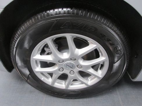 Used 2023 Chrysler Pacifica Touring-L FWD image 16