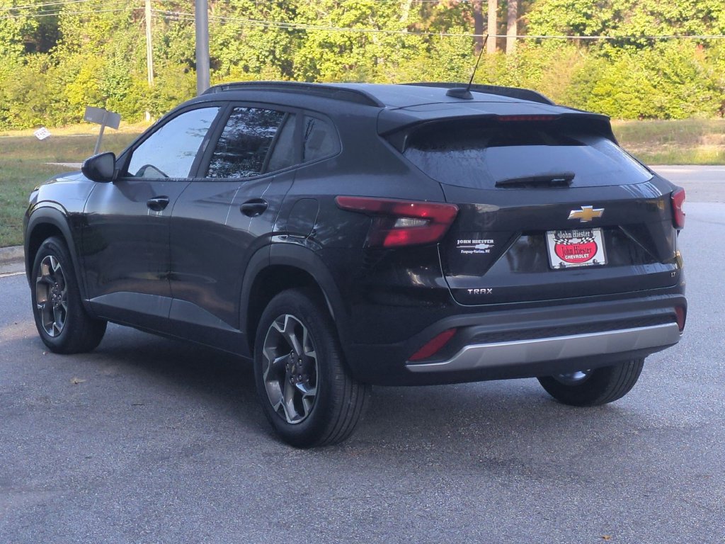 New 2026 Chevrolet Trax LT w/ LT Convenience Package FWD image 8