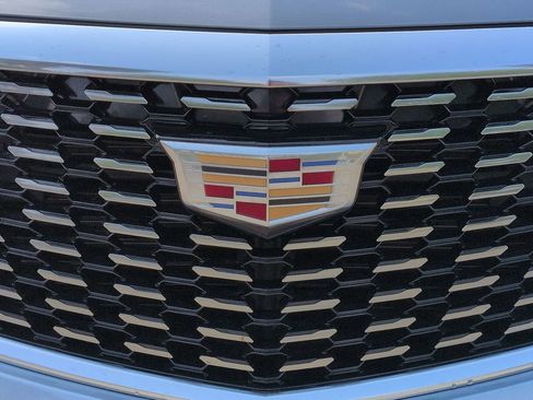 Used 2023 Cadillac XT5 Premium Luxury image 5