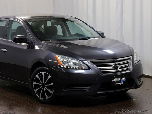 Used 2013 Nissan Sentra SV image 2