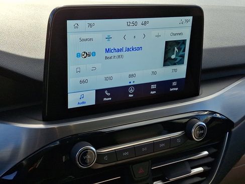 Used 2022 Ford Escape Titanium w/ Class II Trailer Tow Package image 18