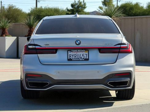 Used 2020 BMW 750i xDrive w/ M Sport Package image 11