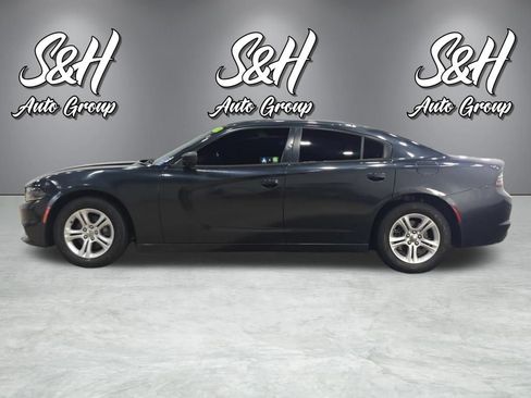 Used 2018 Dodge Charger SXT RWD image 13