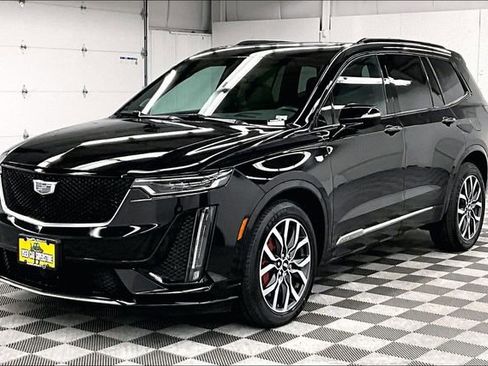 Used 2024 Cadillac XT6 Sport w/ Technology Package AWD/4WD image 12