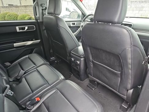 Used 2021 Ford Explorer XLT w/ Equipment Group 202A image 13