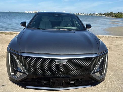 Used 2023 Cadillac Lyriq 2WD image 7