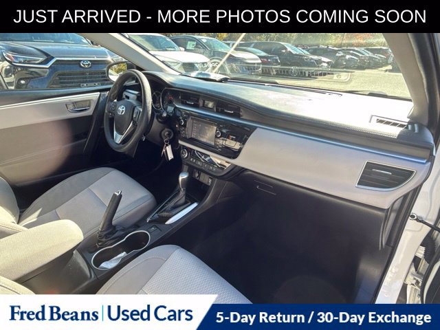 Used 2015 Toyota Corolla LE FWD image 13