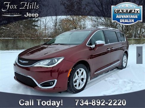 Used 2020 Chrysler Pacifica Limited image 3