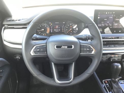 Certified 2024 Jeep Compass Latitude image 13