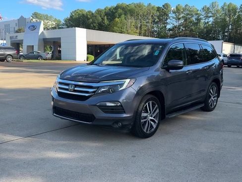 Used 2016 Honda Pilot Touring image 2