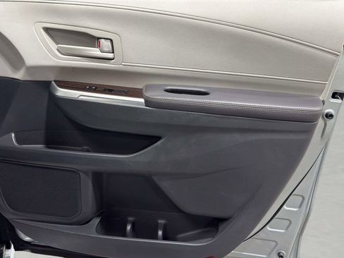 Used 2024 Toyota Sienna LE FWD image 12