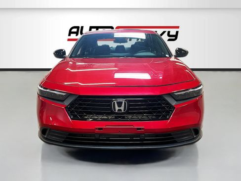 Used 2024 Honda Accord Sport image 2