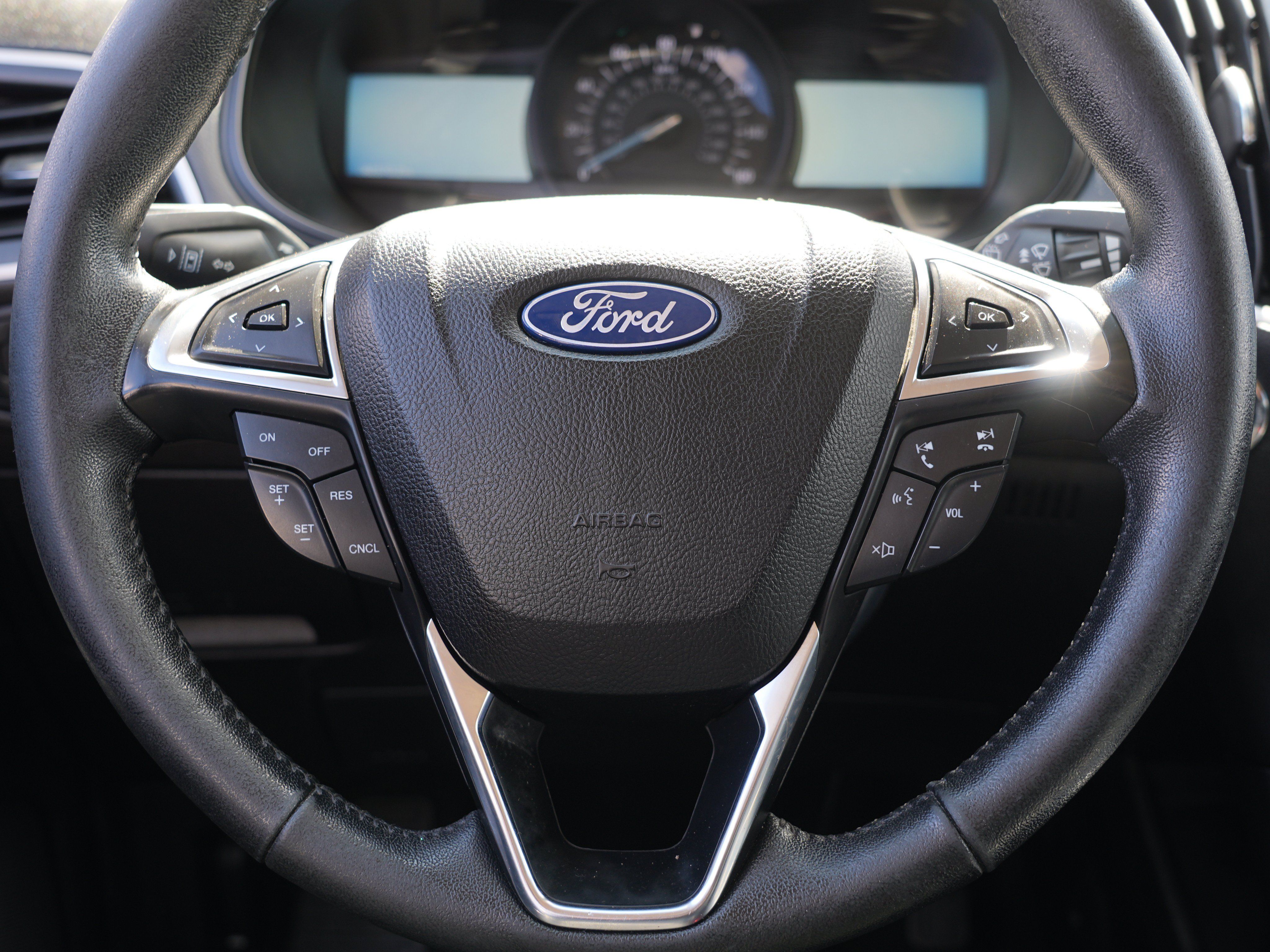 Used 2022 Ford Edge SEL AWD/4WD image 23