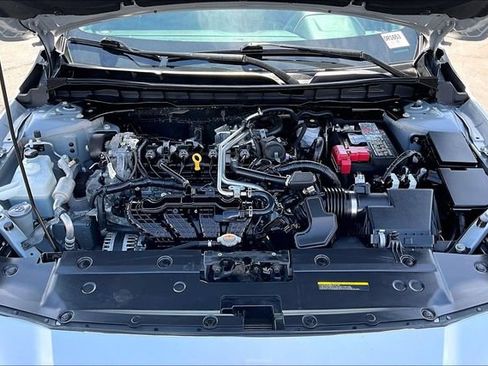 Used 2024 Nissan Altima 2.5 SR FWD image 28