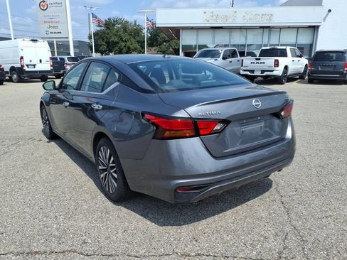 Used 2024 Nissan Altima 2.5 SV FWD image 7