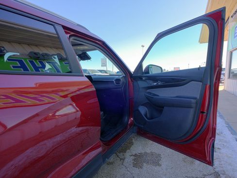 Used 2025 Chevrolet TrailBlazer LT image 16