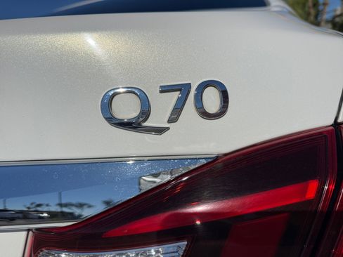Used 2015 INFINITI Q70 3.7 w/ Deluxe Touring Package image 23