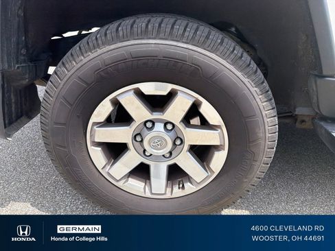 Used 2014 Toyota FJ Cruiser 4WD w/ Upgrade Package image 5
