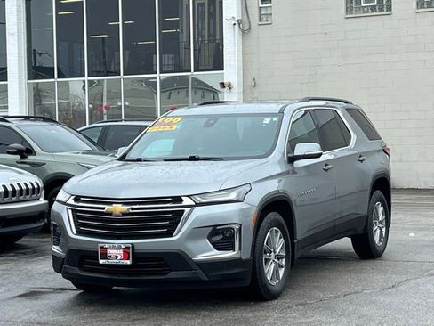 Used 2023 Chevrolet Traverse LT image 5