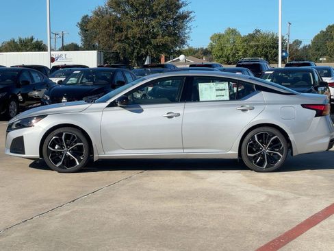 New 2025 Nissan Altima 2.5 SR w/ SR Premium Package image 2