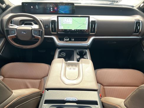 Used 2025 Ford Expedition King Ranch image 26