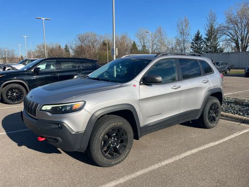 Used 2019 Jeep Cherokee Trailhawk w/ Comfort/Convenience Group image 6