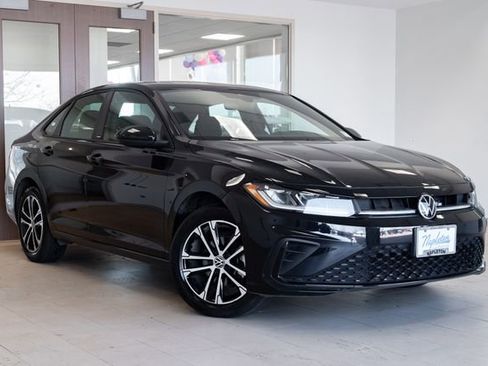 Used 2025 Volkswagen Jetta Sport image 6