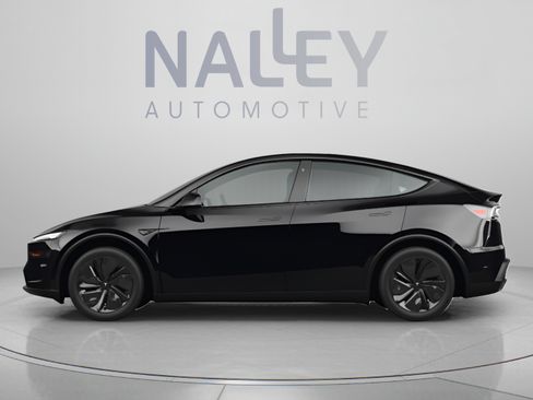 Used 2026 Tesla Model Y 2WD image 2