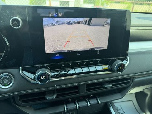 Used 2025 Chevrolet Colorado LT w/ Advanced Trailering Package AWD/4WD image 14